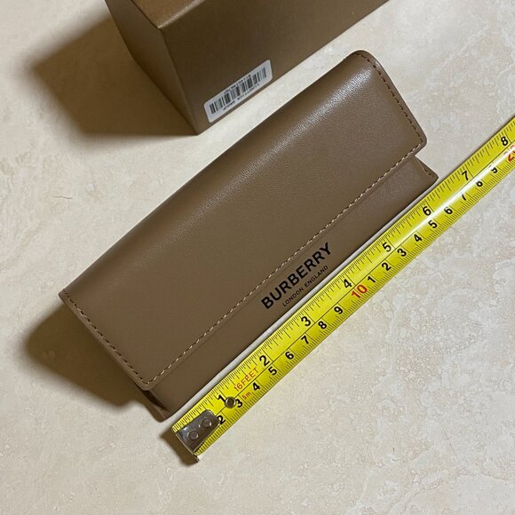 Brand new Burberry Glasses Case, Box, Cleaning Cloth and Booklet - Picture 5 of 10